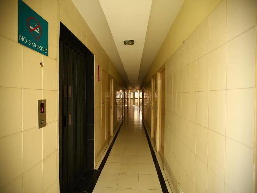 Oyo 968 Hotel Poigai Chennai Exterior photo